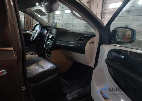 2016 Chrysler Town & Country Touring из США, поврежденный, VIN 2C4RC1BG0GR135445